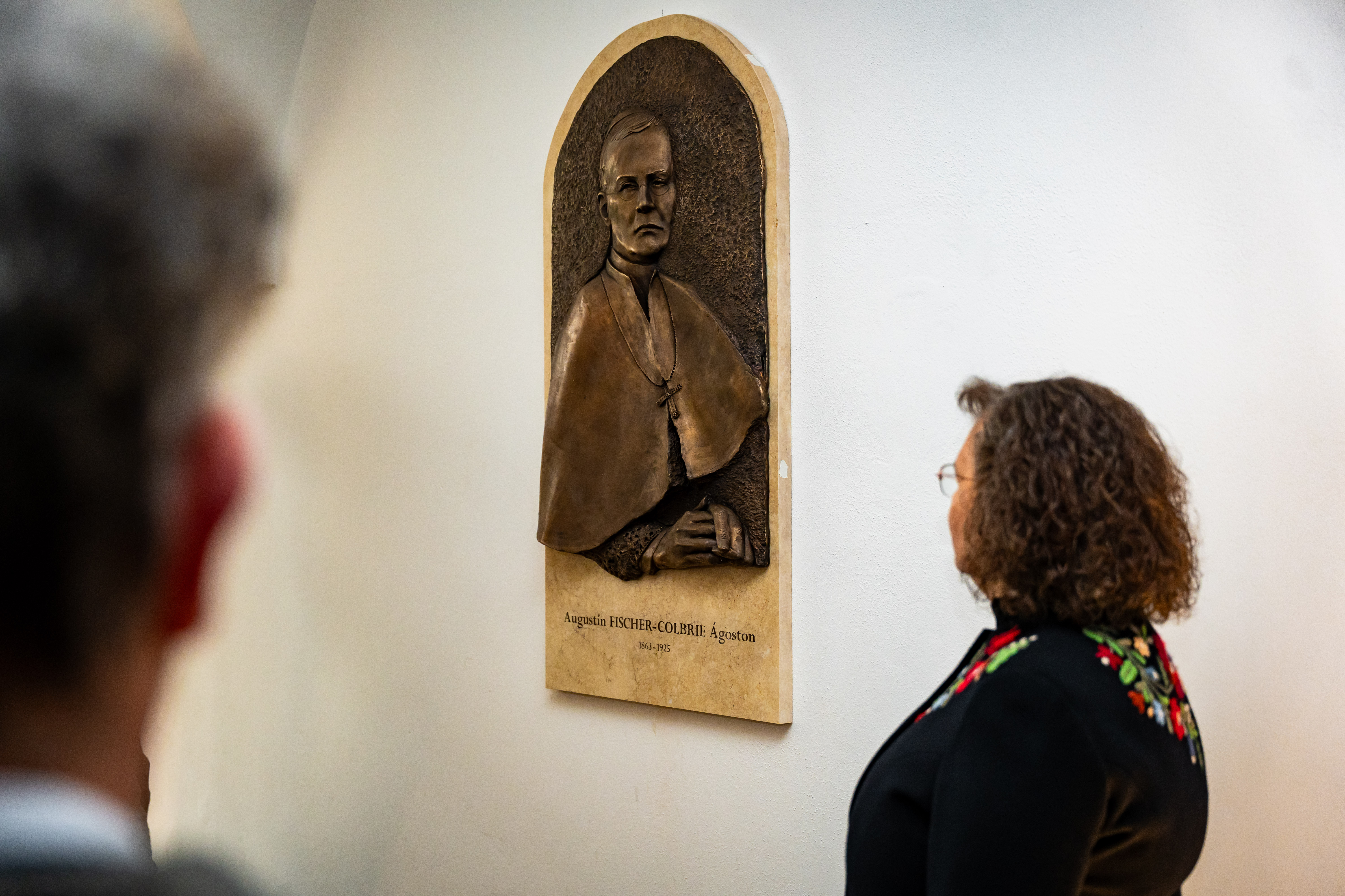 Slavnostne odhalenie pamatnej tabule na pocest kosickeho biskupa Augustina Fischer-Colbrieho-26